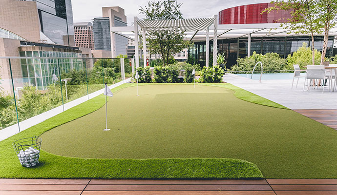 Custom commercial putting green with artificial turf