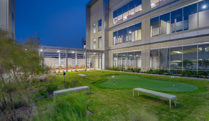 Commercial rooftop with artificial putting green