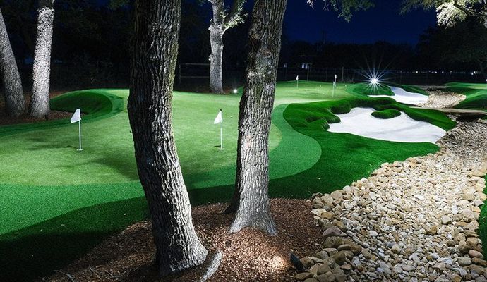 Golf court with artificial turf