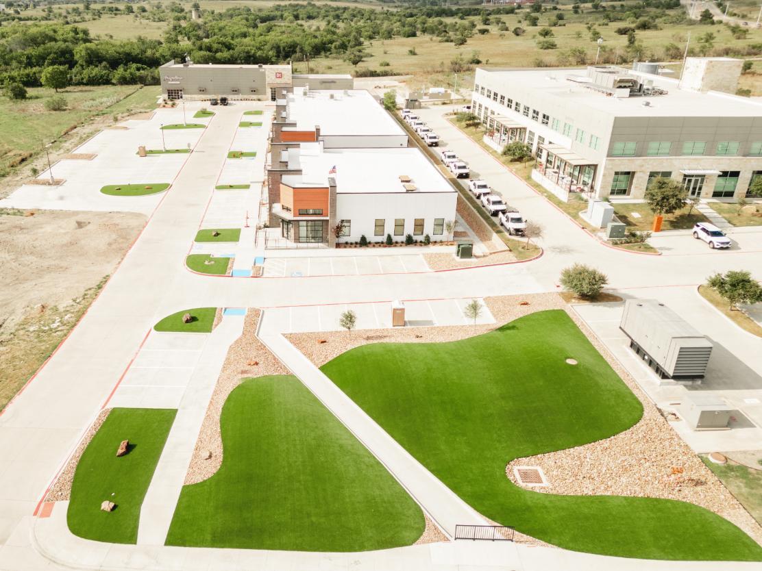 Aledo Medians front view with synthetic grass