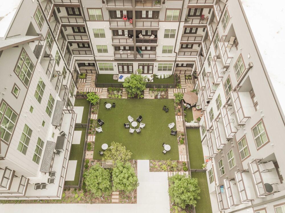 Apartment courtyard with artificial grass