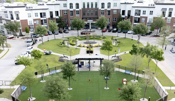 Multi family apartment community synthetic turf pet park